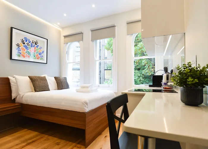 Leinster Square Serviced Apartment London