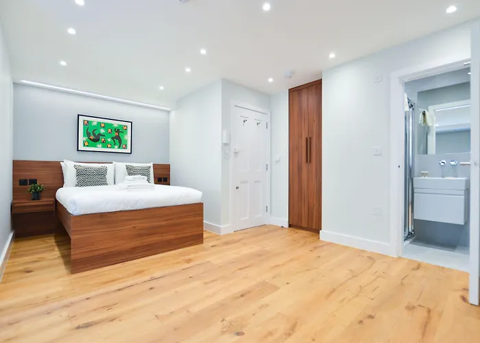 Leinster Square Serviced Apartment London